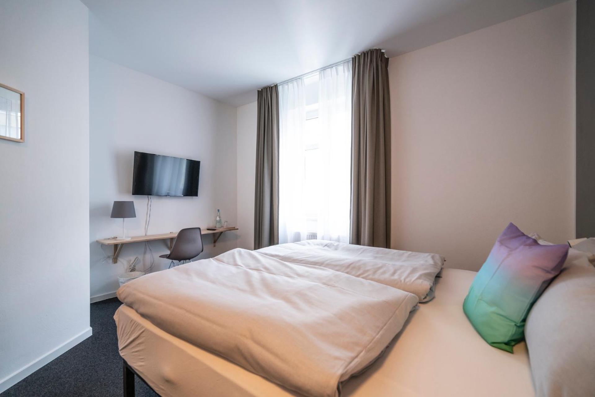 Double Room,1212087466:JPEG